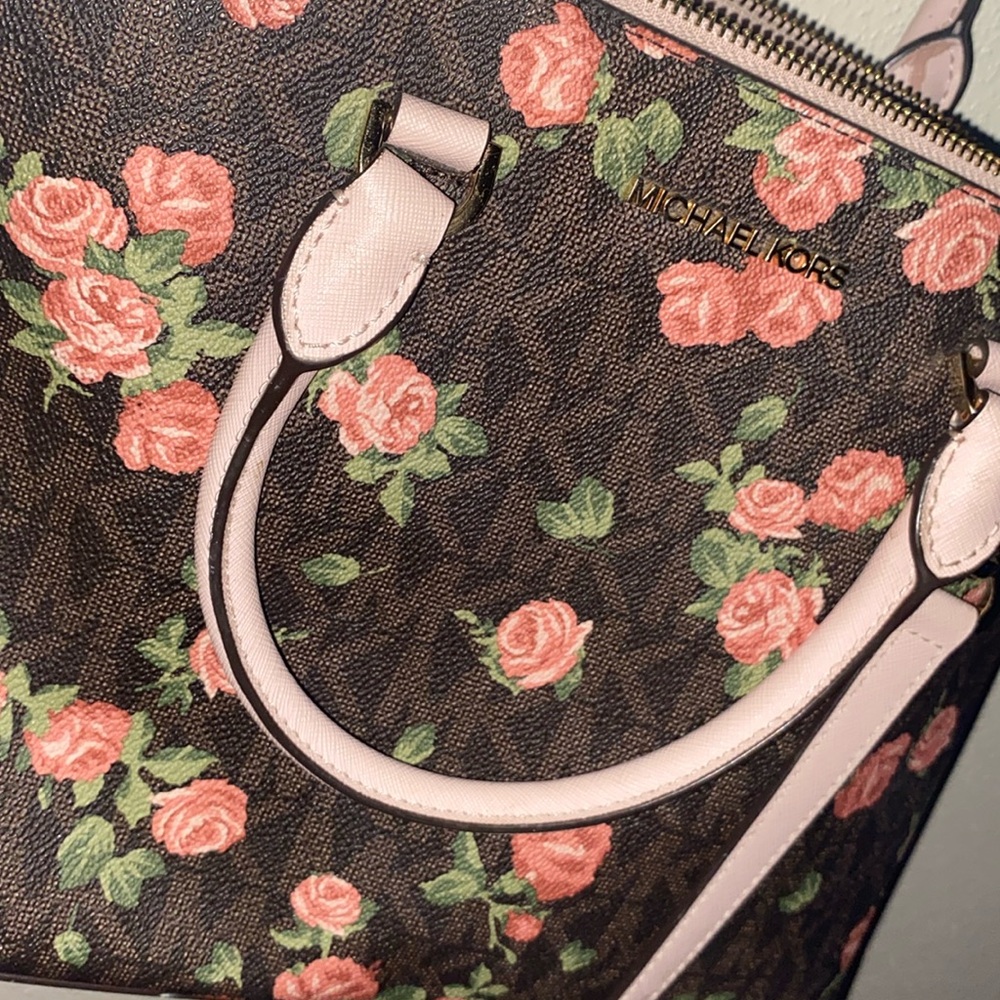Micheal Kors Floral Purse
